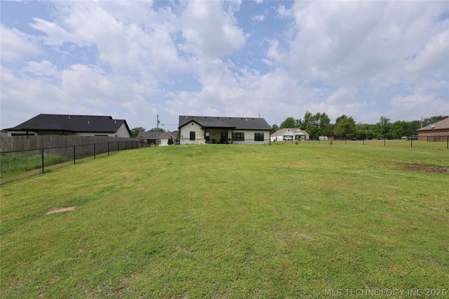 25082 S 519 Road, Park Hill, OK 74451