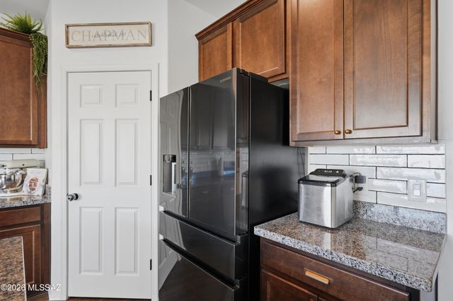 9042 W Grayling Drive, Marana, AZ 85653