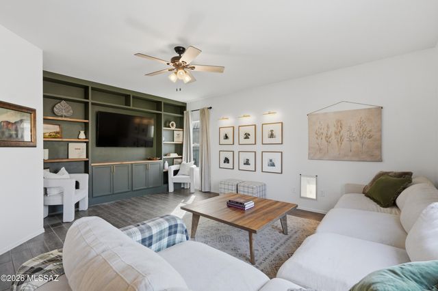 9042 W Grayling Drive, Marana, AZ 85653