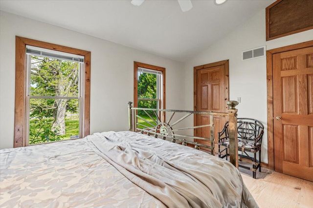 19196 Cleveland Avenue, Galien, MI 49113