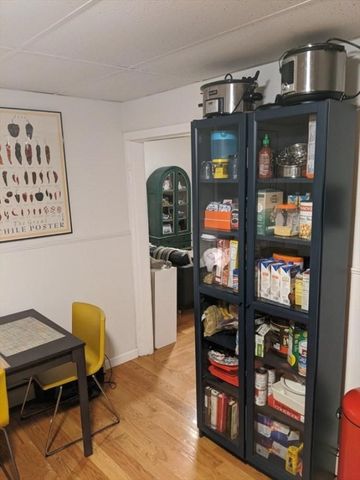 27 Pinckney St 1, Somerville, MA 02145