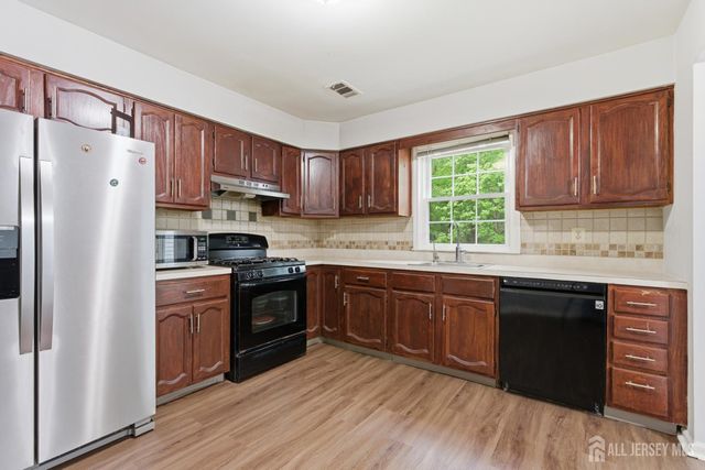 2804 Cricket Circle, Edison, NJ 08820