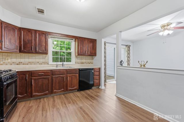 2804 Cricket Circle, Edison, NJ 08820