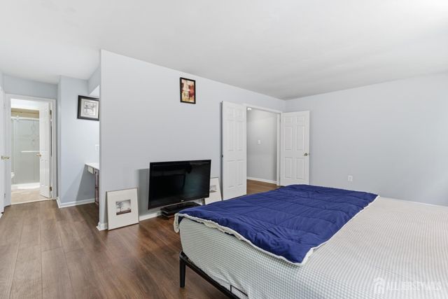 2804 Cricket Circle, Edison, NJ 08820