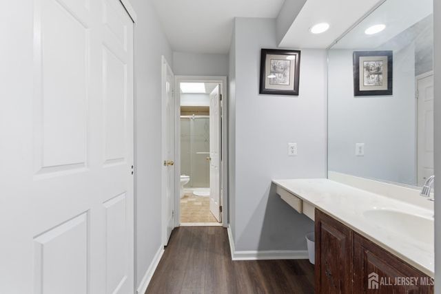 2804 Cricket Circle, Edison, NJ 08820