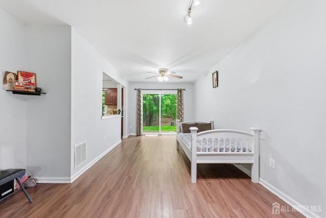 2804 Cricket Circle, Edison, NJ 08820