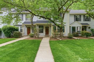 2804 Cricket Circle, Edison, NJ 08820