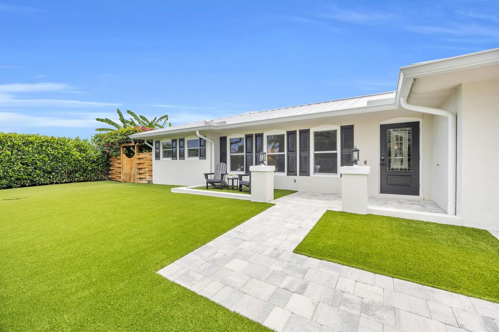 11 SE Splitrail Circle, Jupiter, FL 33469