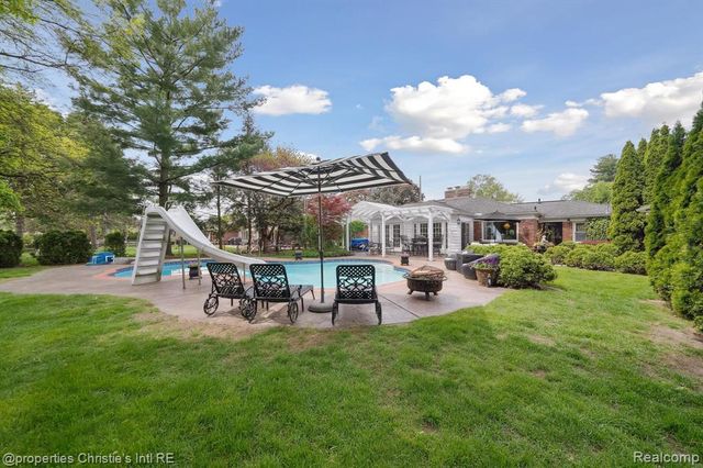 511 S Gulley Road, Dearborn, MI 48124