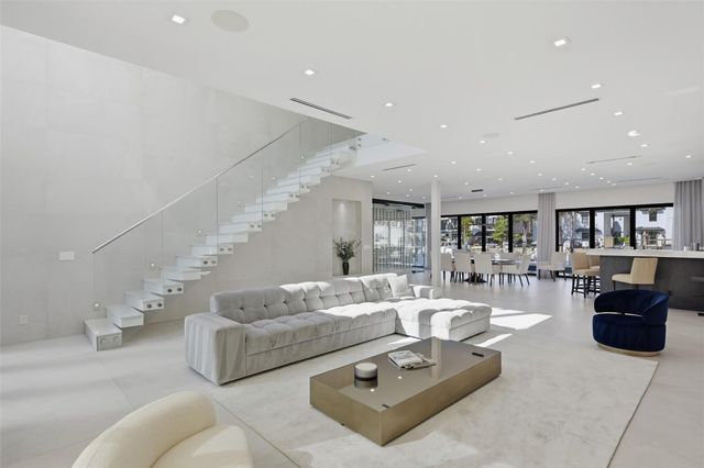 1517 SE 12th Court, Fort Lauderdale, FL 33316