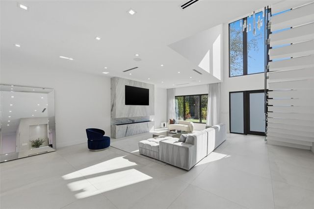 1517 SE 12th Court, Fort Lauderdale, FL 33316