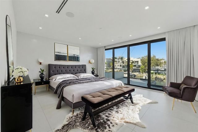 1517 SE 12th Court, Fort Lauderdale, FL 33316