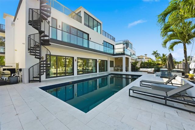 1517 SE 12th Court, Fort Lauderdale, FL 33316