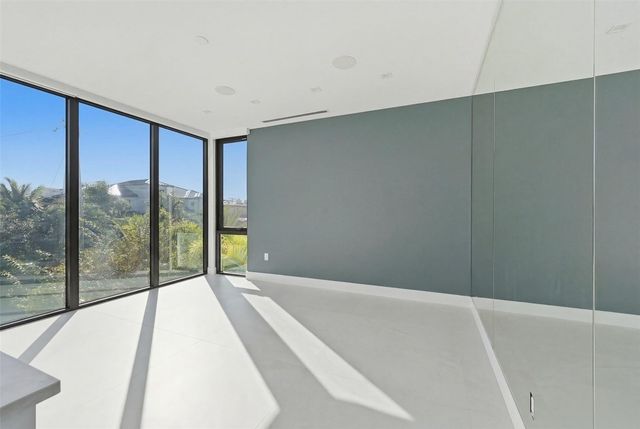 1517 SE 12th Court, Fort Lauderdale, FL 33316