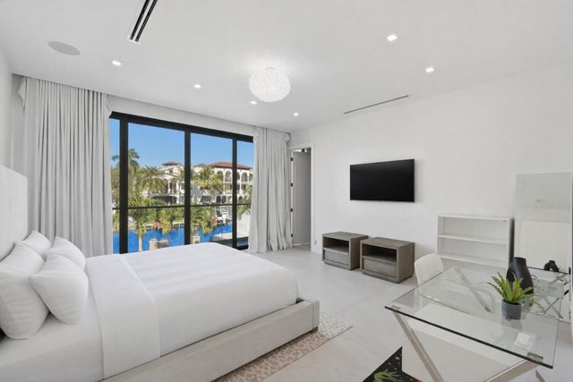 1517 SE 12th Court, Fort Lauderdale, FL 33316