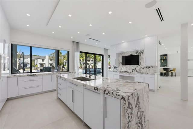 1517 SE 12th Court, Fort Lauderdale, FL 33316