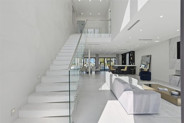 1517 SE 12th Court, Fort Lauderdale, FL 33316