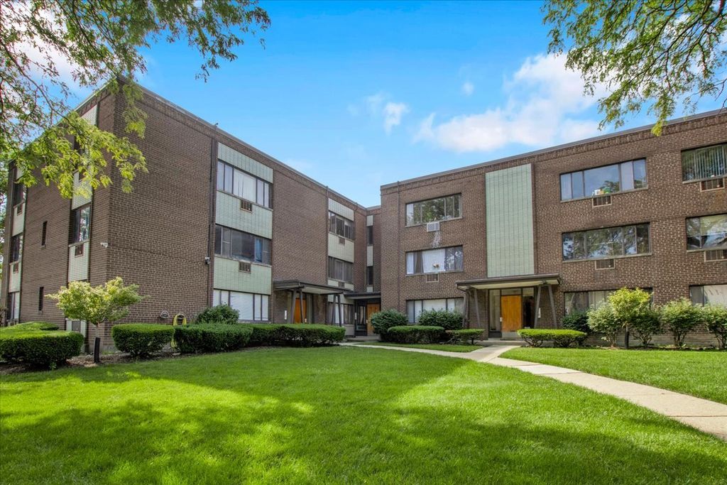3441 W Bryn Mawr Avenue 1E, Chicago, IL 60659