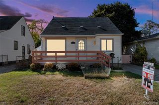 8761 Albany Street, Oak Park, MI 48237