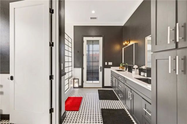 10901 Chestnut Street, Los Alamitos, CA 90720