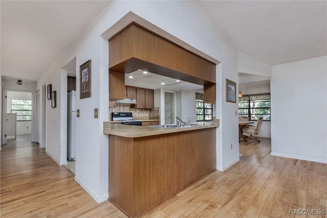 5911 N Brookgreen Drive, Crystal River, FL 34428