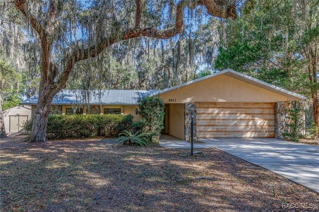 5911 N Brookgreen Drive, Crystal River, FL 34428