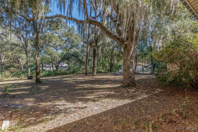 5911 N Brookgreen Drive, Crystal River, FL 34428