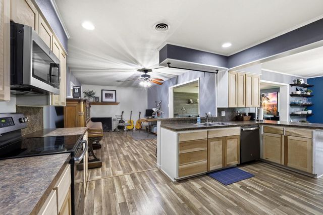 120 Mark Drive, Denison, TX 75021