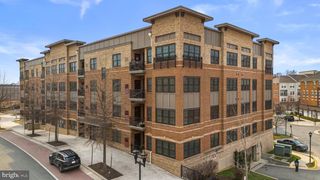 9521 BASTILLE ST #305, Fairfax, VA 22031