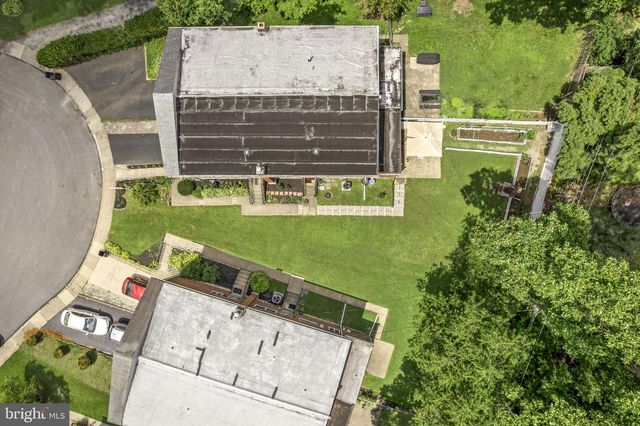 221 JUNIPER RD, Havertown, PA 19083