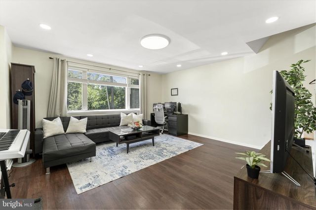 221 JUNIPER RD, Havertown, PA 19083