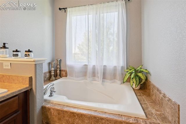 6338 Bearcat Loop, Colorado Springs, CO 80925