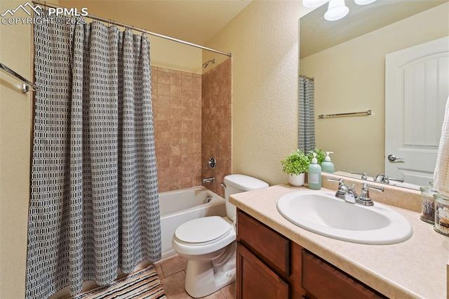 6338 Bearcat Loop, Colorado Springs, CO 80925