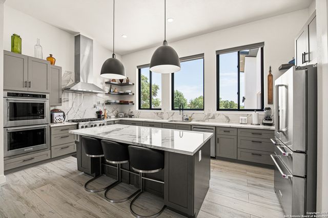 690 Kings Point, Canyon Lake, TX 78133