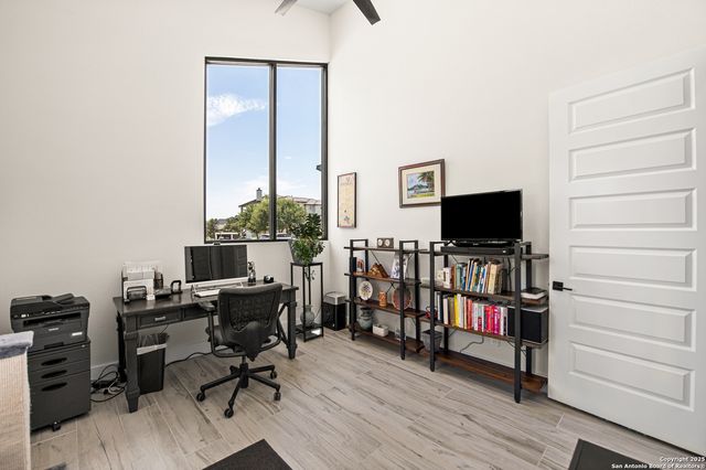 690 Kings Point, Canyon Lake, TX 78133