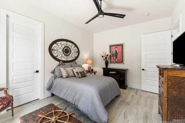 690 Kings Point, Canyon Lake, TX 78133