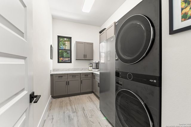 690 Kings Point, Canyon Lake, TX 78133