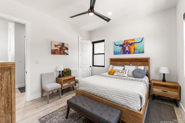 690 Kings Point, Canyon Lake, TX 78133