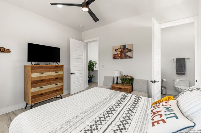 690 Kings Point, Canyon Lake, TX 78133