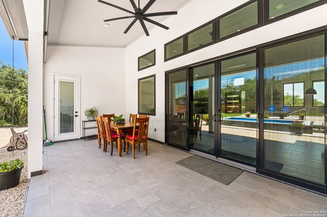 690 Kings Point, Canyon Lake, TX 78133