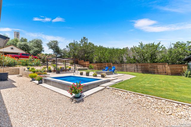 690 Kings Point, Canyon Lake, TX 78133