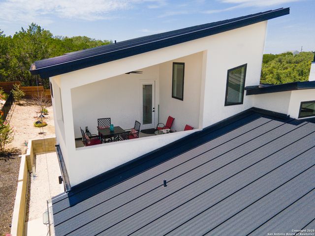 690 Kings Point, Canyon Lake, TX 78133