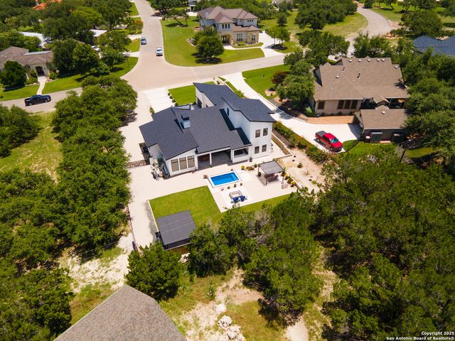 690 Kings Point, Canyon Lake, TX 78133