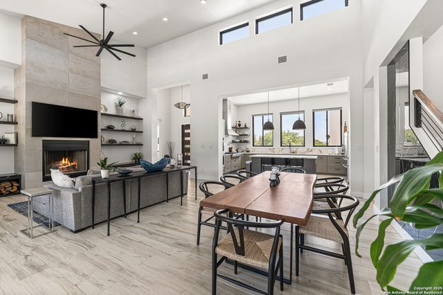 690 Kings Point, Canyon Lake, TX 78133