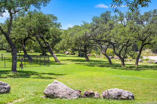 690 Kings Point, Canyon Lake, TX 78133