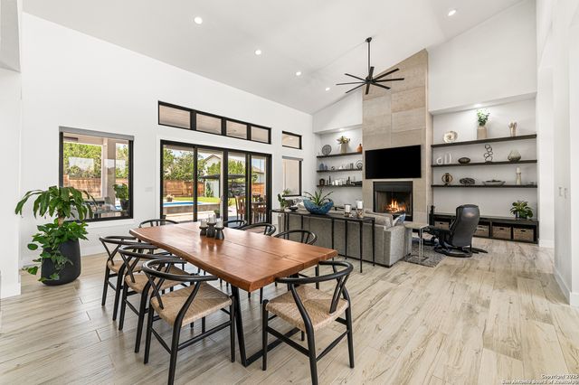 690 Kings Point, Canyon Lake, TX 78133