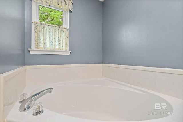 23295 College Avenue, Robertsdale, AL 36567