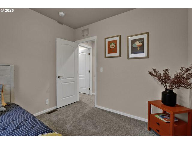 1437 53rd St, Florence, OR 97439