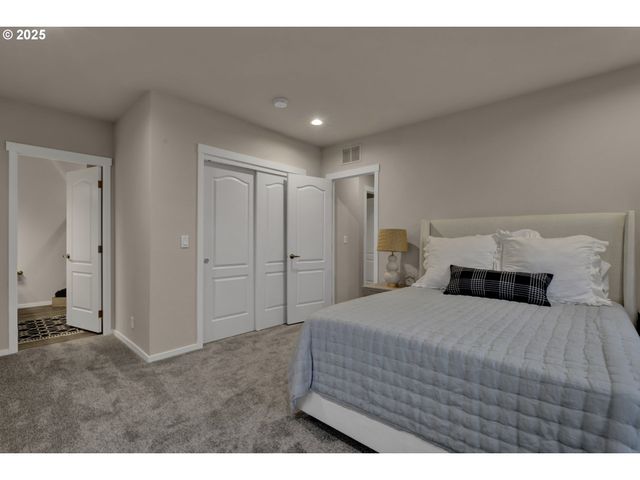 1437 53rd St, Florence, OR 97439