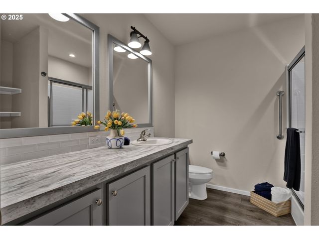 1437 53rd St, Florence, OR 97439